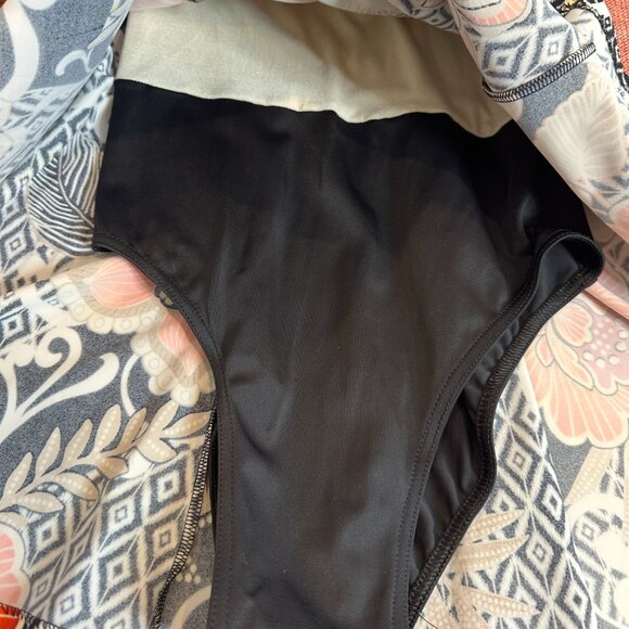 Women's Swim Dress in Floral Print, Black, Orange, White Size 8 - Picture 3 of 5